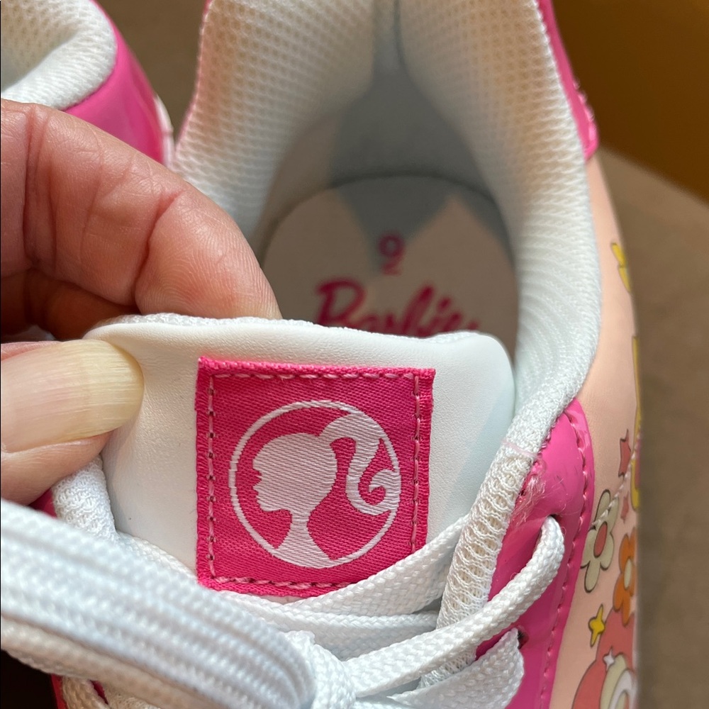 Barbie Gym Shoes Size 9 - Picture 5 of 12